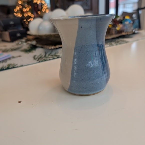 Two-Tone Ceramic Vase - Picture 8 of 15